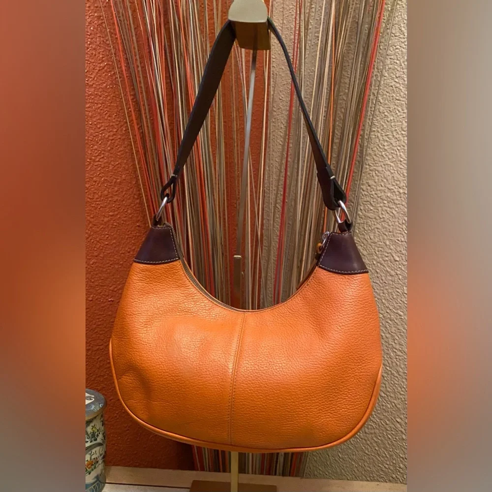 Dooney & Bourke -VINTAGE- Y2K - GUC - Orange and Brown Hobo Bag